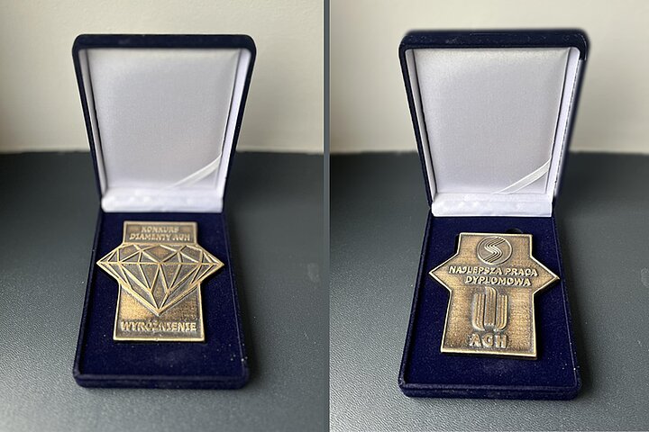 zdjęcie medali przedstawiających diament i napis wyróżnienie