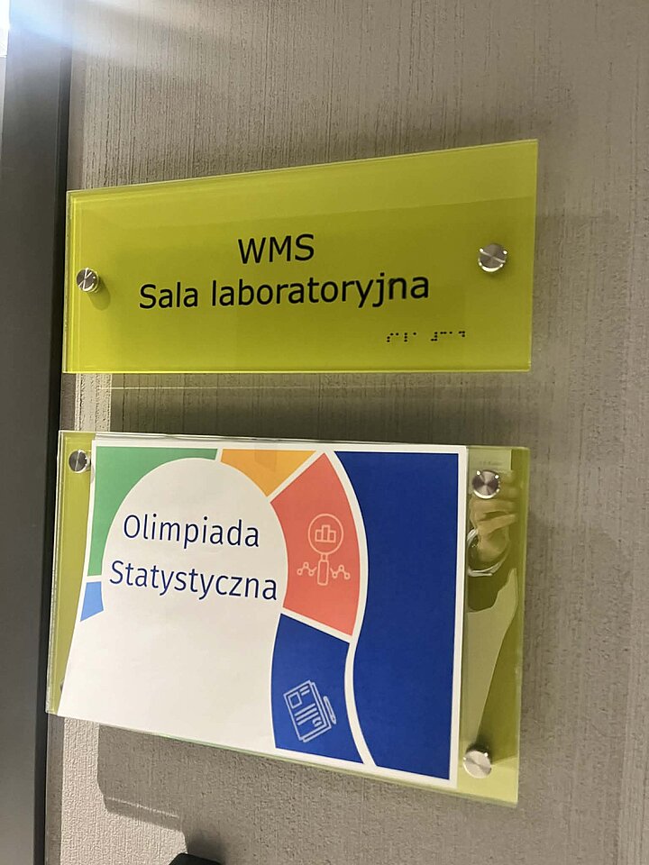 zdjęcie tablicy do sali