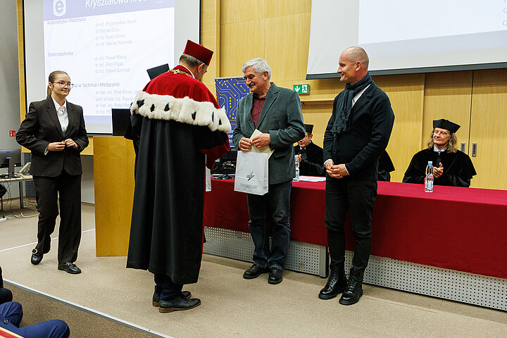 Wręczenie nagrody Kryształowa kreda zdjecie grupowe